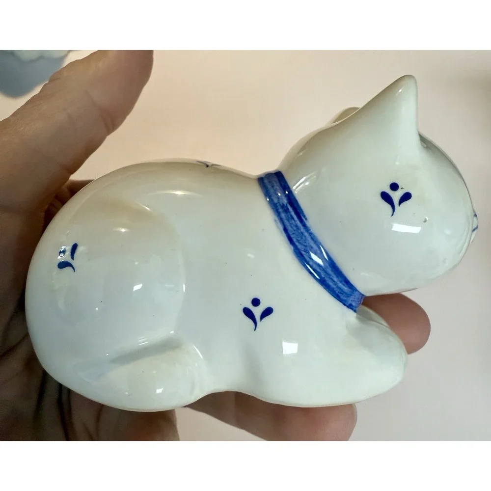 Enesco Blue And White Cat Kitten Salt And Pepper Shakers‎ Set Floral Design